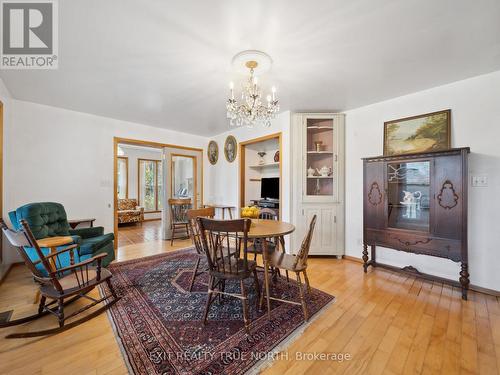 74 15 N Line, Oro-Medonte, ON - Indoor Photo Showing Dining Room