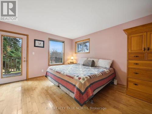 74 15 N Line, Oro-Medonte, ON - Indoor Photo Showing Bedroom