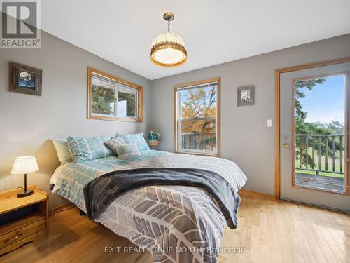 74 15 N Line, Oro-Medonte, ON - Indoor Photo Showing Bedroom