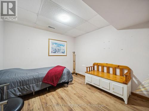 74 15 N Line, Oro-Medonte, ON - Indoor Photo Showing Bedroom