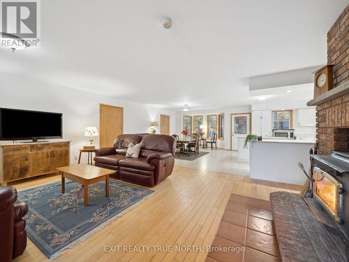 74 15 N Line, Oro-Medonte, ON - Indoor Photo Showing Living Room With Fireplace