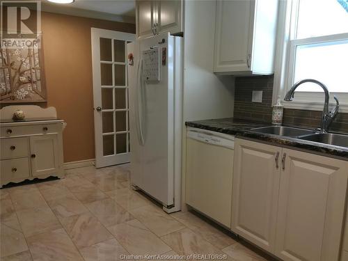 85 Ann Street, Thamesville, ON - Indoor Photo Showing Kitchen With Double Sink