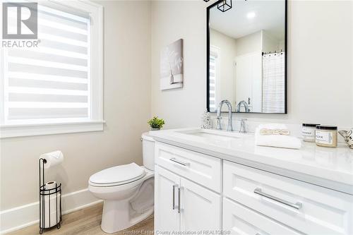 1748 Hall Avenue, Windsor, ON - Indoor Photo Showing Bathroom