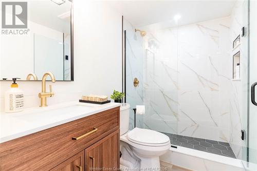 1748 Hall Avenue, Windsor, ON - Indoor Photo Showing Bathroom