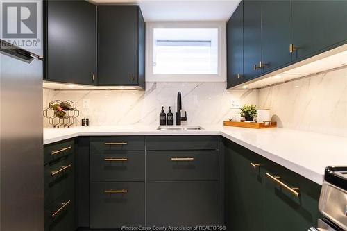 1748 Hall Avenue, Windsor, ON - Indoor Photo Showing Kitchen