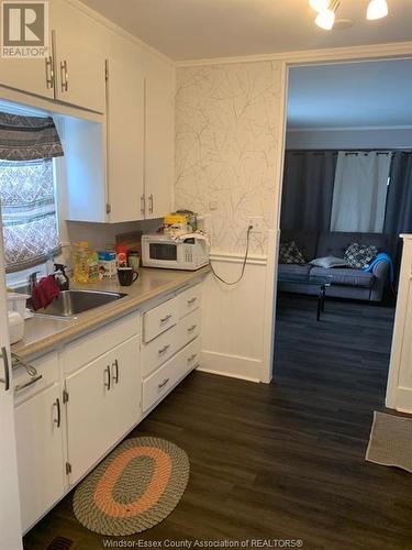 103 Elliott Street, Leamington, ON - Indoor Photo Showing Kitchen