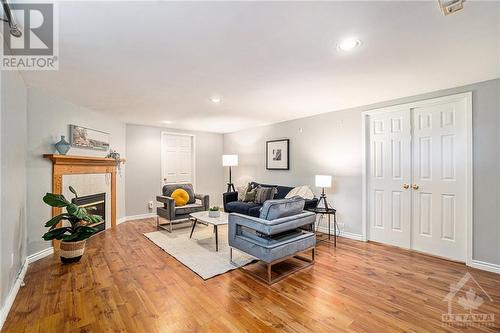 1 Roche Place, Ottawa, ON - Indoor Photo Showing Living Room With Fireplace