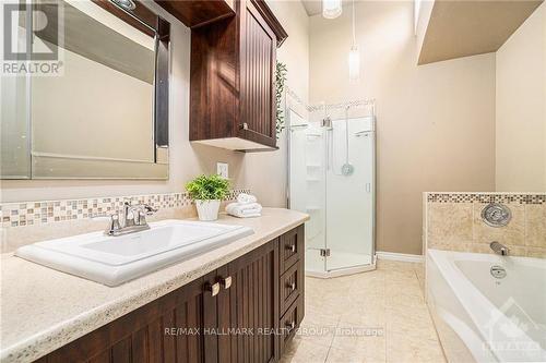 1 Roche Place, Ottawa, ON - Indoor Photo Showing Bathroom