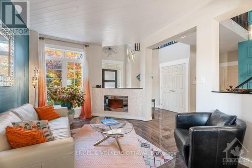 341 Shadehill Crescent, Barrhaven (7708 - Barrhaven - Stonebridge), ON - Indoor Photo Showing Living Room With Fireplace