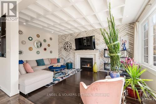 341 Shadehill Crescent, Barrhaven (7708 - Barrhaven - Stonebridge), ON - Indoor Photo Showing Living Room With Fireplace