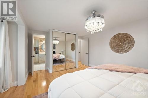 818 Vinette Crescent, Ottawa, ON - Indoor Photo Showing Bedroom