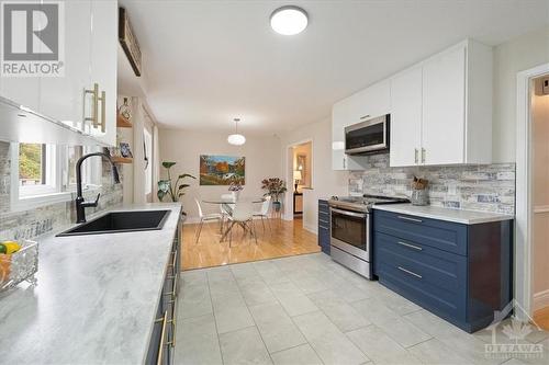 818 Vinette Crescent, Ottawa, ON - Indoor Photo Showing Kitchen