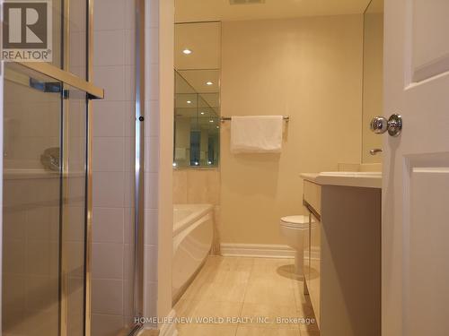 1901 - 33 University Avenue, Toronto, ON - Indoor Photo Showing Bathroom