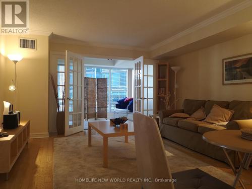 1901 - 33 University Avenue, Toronto, ON - Indoor Photo Showing Living Room