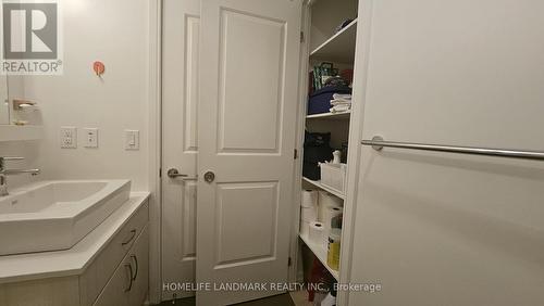 707 Sw - 9191 Yonge Street, Richmond Hill, ON - Indoor Photo Showing Bathroom