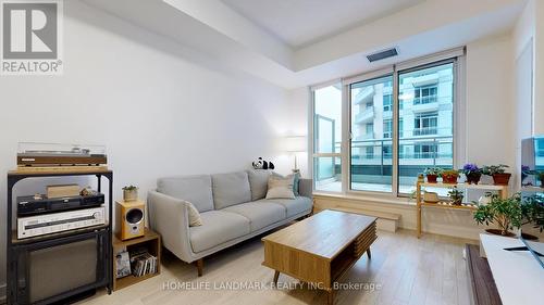 707 Sw - 9191 Yonge Street, Richmond Hill, ON - Indoor Photo Showing Living Room