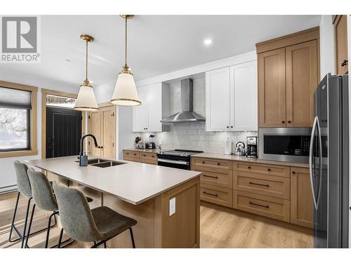 7005 Mcgillivray Lake Drive Unit# 7, Sun Peaks, BC - Indoor Photo Showing Kitchen With Double Sink With Upgraded Kitchen