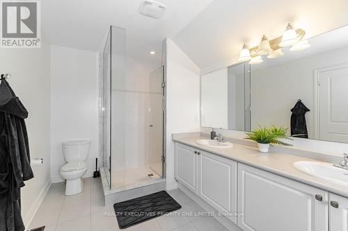 1 Treetops Boulevard, New Tecumseth, ON - Indoor Photo Showing Bathroom