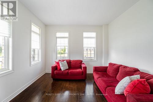 1 Treetops Boulevard, New Tecumseth, ON - Indoor Photo Showing Living Room