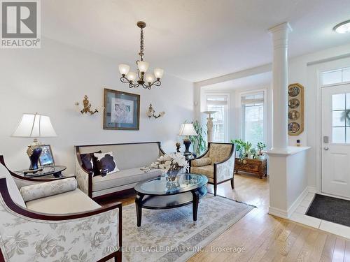 44 Pexton Avenue, Richmond Hill, ON - Indoor Photo Showing Living Room