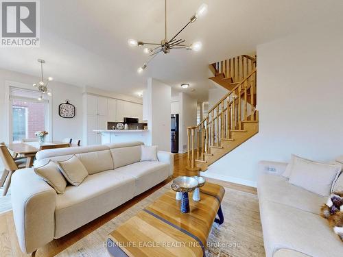 44 Pexton Avenue, Richmond Hill, ON - Indoor Photo Showing Living Room