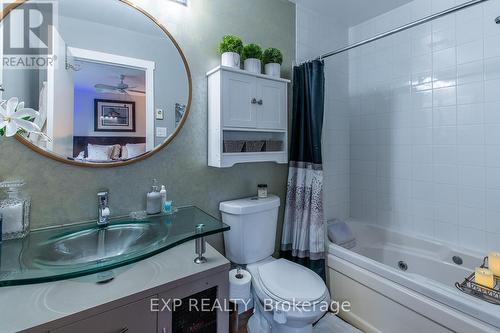 554 Oxbow Crescent, Collingwood, ON - Indoor Photo Showing Bathroom