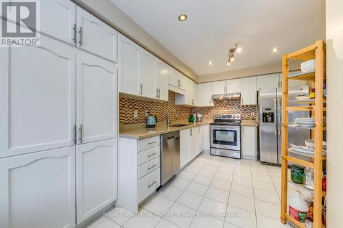 2274 Grouse Lane, Oakville, ON - Indoor Photo Showing Kitchen