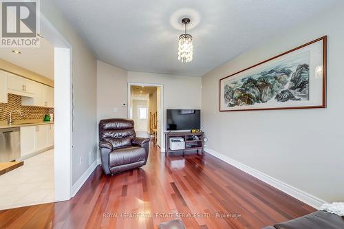 2274 Grouse Lane, Oakville, ON - Indoor Photo Showing Living Room