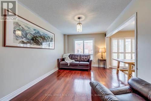 2274 Grouse Lane, Oakville, ON - Indoor Photo Showing Living Room