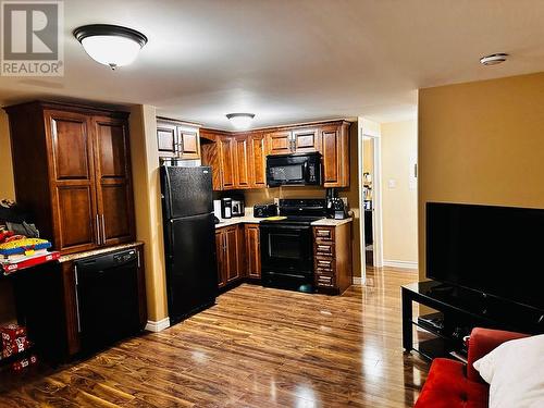 1 Fallowtree Place, St. John'S, NL - Indoor Photo Showing Kitchen