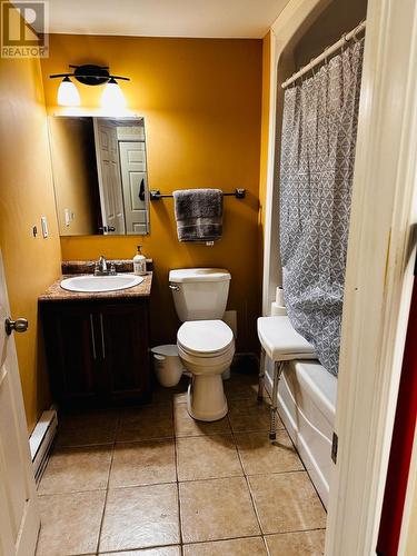 1 Fallowtree Place, St. John'S, NL - Indoor Photo Showing Bathroom