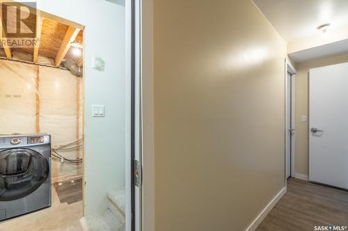 5549 Waterer Road, Regina, SK - Indoor Photo Showing Laundry Room