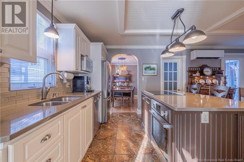 1575 Chemin Rivière-À-La-Truite Road, Rivière-À-La-Truite, NB - Indoor Photo Showing Kitchen With Double Sink