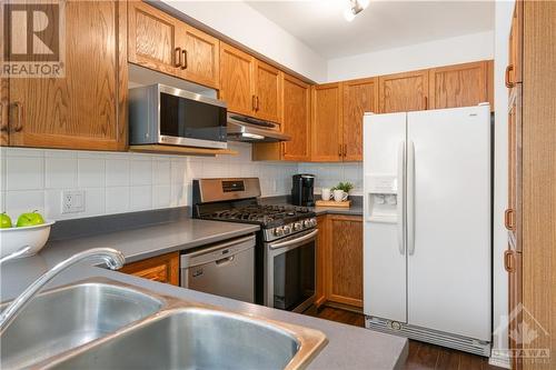 548 Wild Shore Crescent, Ottawa, ON - Indoor Photo Showing Kitchen With Double Sink