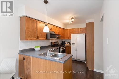 548 Wild Shore Crescent, Ottawa, ON - Indoor Photo Showing Kitchen With Double Sink