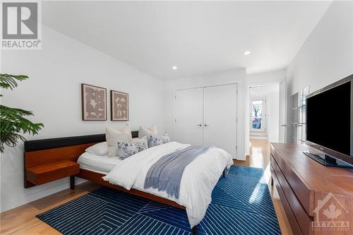 15 Garland Street, Ottawa, ON - Indoor Photo Showing Bedroom