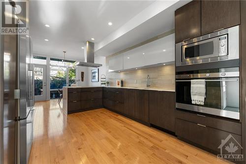 15 Garland Street, Ottawa, ON - Indoor Photo Showing Kitchen With Upgraded Kitchen