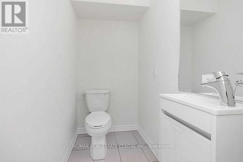 15 - 2232 Bromsgrove Road, Mississauga, ON - Indoor Photo Showing Bathroom