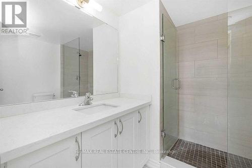 15 - 2232 Bromsgrove Road, Mississauga, ON - Indoor Photo Showing Bathroom