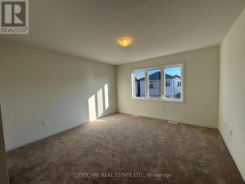 31 Selection Heights, Thorold, ON - Indoor Photo Showing Other Room