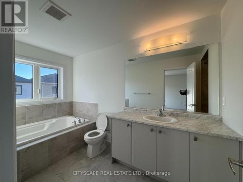 31 Selection Heights, Thorold, ON - Indoor Photo Showing Bathroom