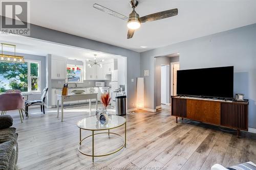 4550 Talbot Trail, Chatham-Kent, ON - Indoor Photo Showing Living Room