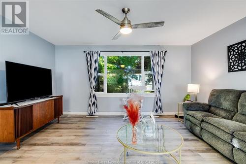 4550 Talbot Trail, Chatham-Kent, ON - Indoor Photo Showing Living Room