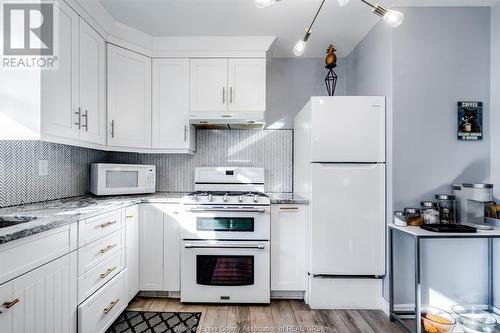 4550 Talbot Trail, Chatham-Kent, ON - Indoor Photo Showing Kitchen