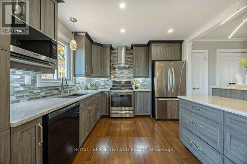 116 Angelo Drive, West Elgin (West Lorne), ON - Indoor Photo Showing Kitchen With Double Sink With Upgraded Kitchen