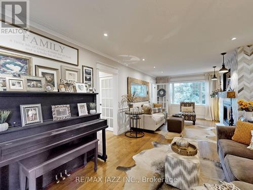 1633 Charles Street, Whitby (Port Whitby), ON - Indoor Photo Showing Living Room With Fireplace