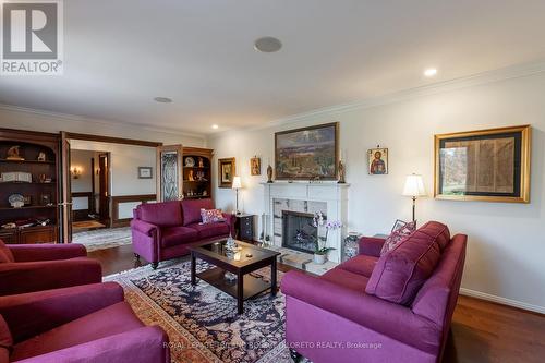 9565 Oxbow Drive, Middlesex Centre, ON - Indoor Photo Showing Living Room With Fireplace