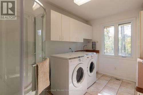 9565 Oxbow Drive, Middlesex Centre, ON - Indoor Photo Showing Laundry Room