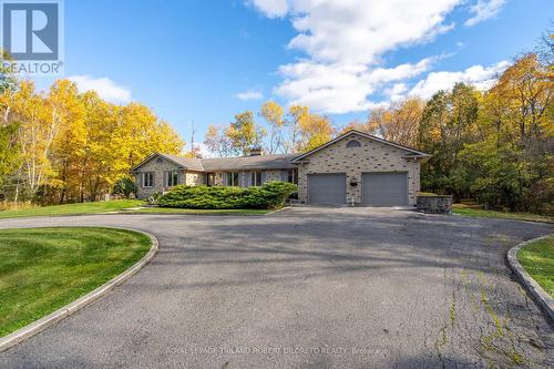 9565 Oxbow Drive, Middlesex Centre, ON - Outdoor With Facade