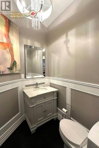 2136 Westview Drive, North Vancouver, BC - Indoor Photo Showing Bathroom